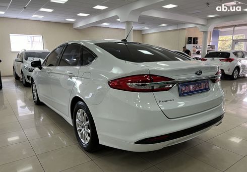 Ford Fusion 2016 белый - фото 10