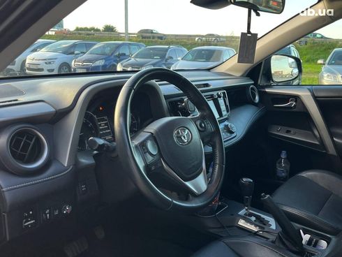 Toyota RAV4 2016 черный - фото 14