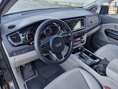 Kia Carnival 2015 - фото 19