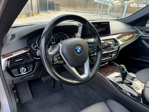 BMW 5 серия 2017 серый - фото 31