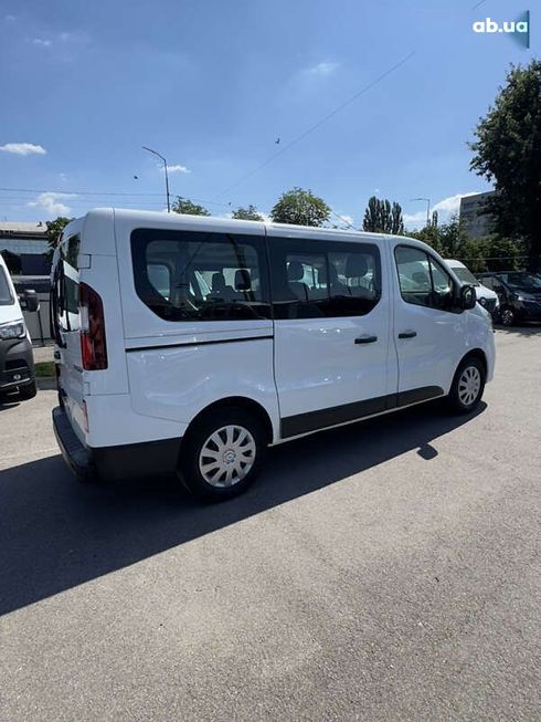 Renault Trafic 2018 - фото 10