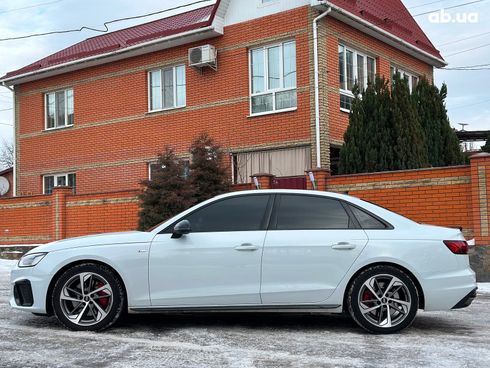 Audi A4 2022 белый - фото 14