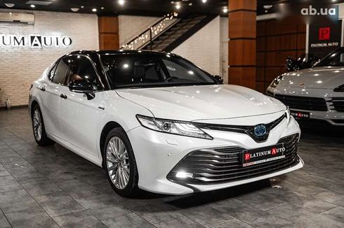 Toyota Camry 2020 - фото 21