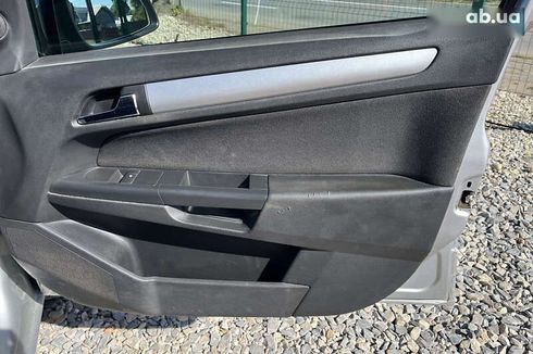 Opel Astra 2010 - фото 24