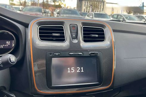 Renault Sandero 2017 - фото 13