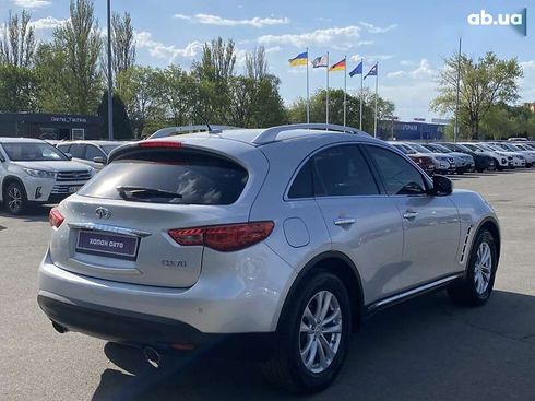 Infiniti QX70 2015 - фото 7