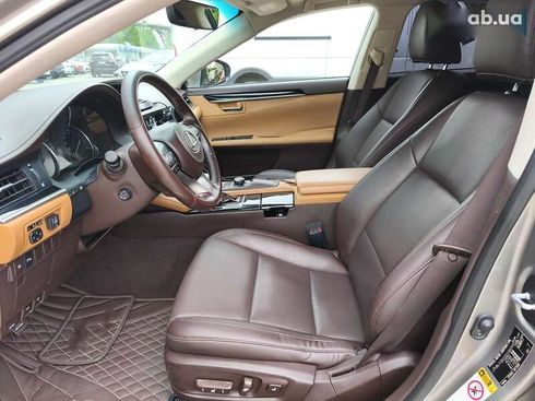 Lexus ES 2018 - фото 12