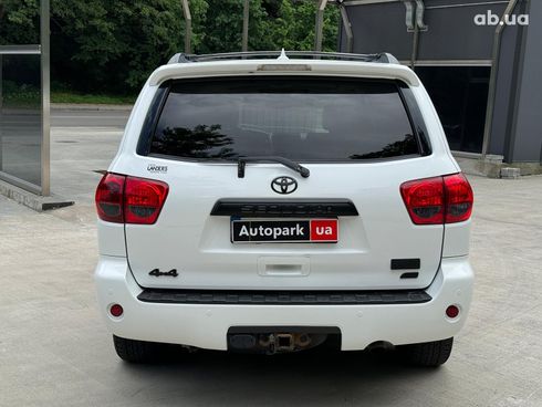 Toyota Sequoia 2016 белый - фото 10