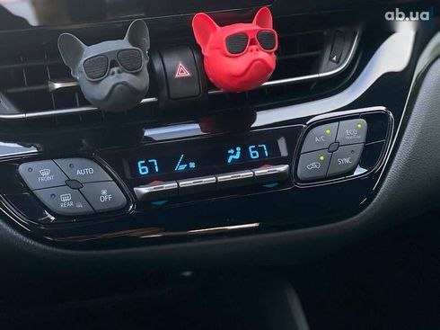 Toyota C-HR 2018 - фото 30