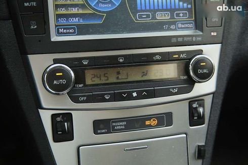 Toyota Avensis 2012 - фото 15