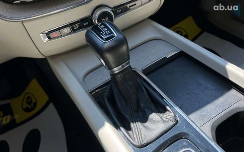 Volvo XC60 2020 - фото 17