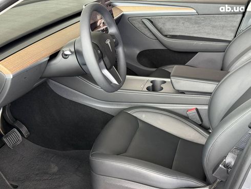 Tesla Model Y 2023 серый - фото 10