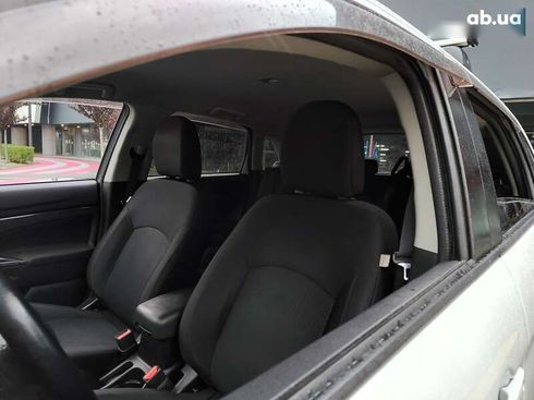 Mitsubishi Outlander 2015 - фото 4