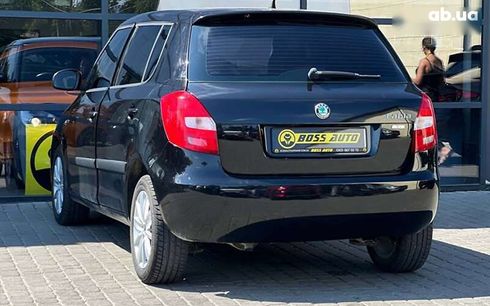 Skoda Fabia 2010 - фото 4