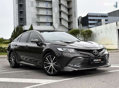 Toyota Camry 2018 - фото 18