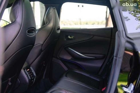 Aston Martin DBX 2021 - фото 27