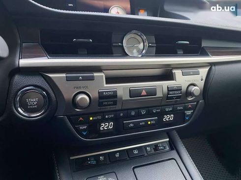 Lexus ES 2017 - фото 17