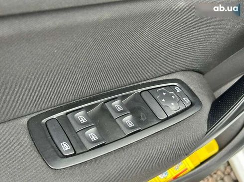 Renault Megane 2019 - фото 12