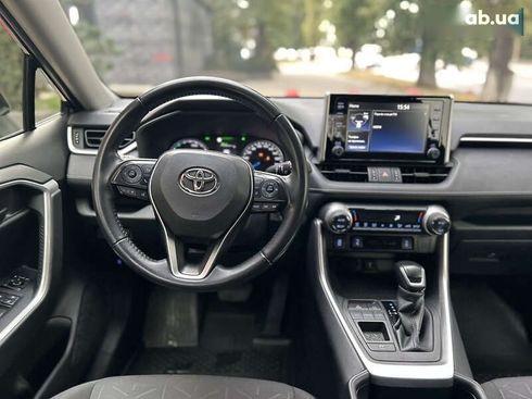 Toyota RAV4 2020 - фото 23