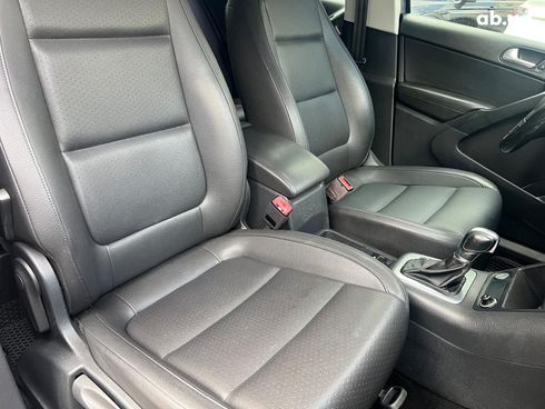 Volkswagen Tiguan 2016 синий - фото 24