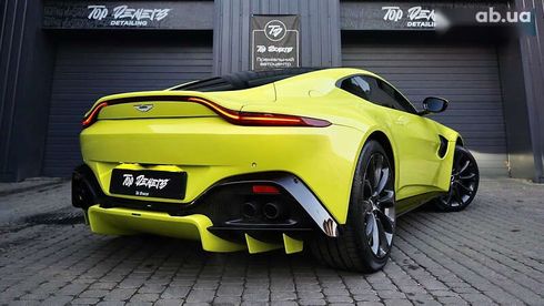 Aston Martin Vantage 2018 - фото 27