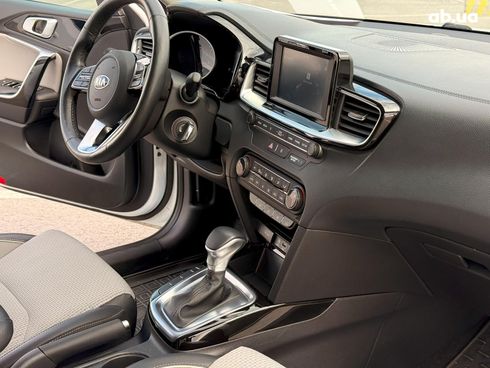 Kia Cee'd 2019 белый - фото 29
