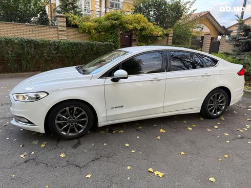 Ford Fusion 2017 белый - фото 9