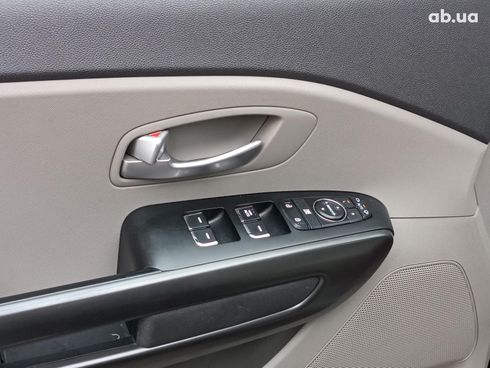 Kia Sedona 2016 красный - фото 19