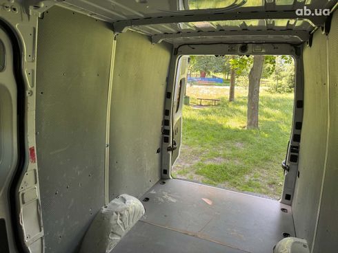 Hyundai H 300 2016 белый - фото 25