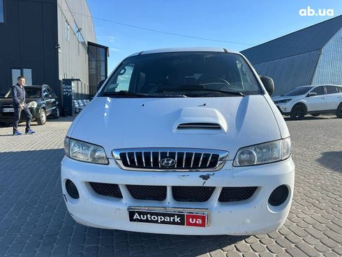 Hyundai H 200 2006 белый - фото 2