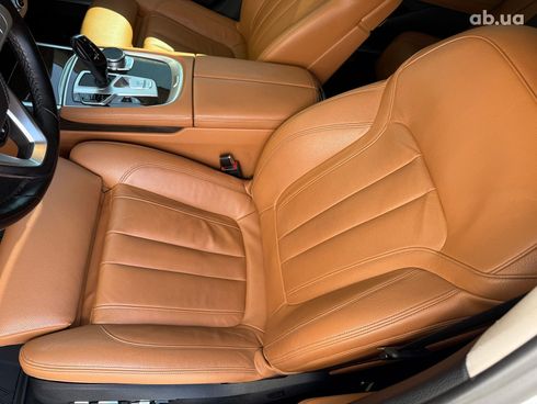 BMW 7 серия 2019 белый - фото 27