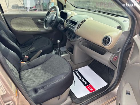 Nissan Note 2006 бежевый - фото 14