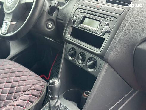 Volkswagen Polo 2011 черный - фото 27
