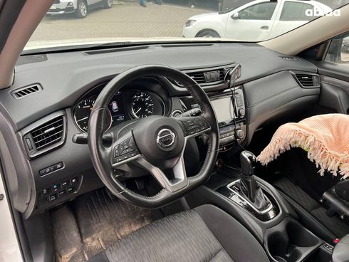 Nissan Rogue 2018 белый - фото 17