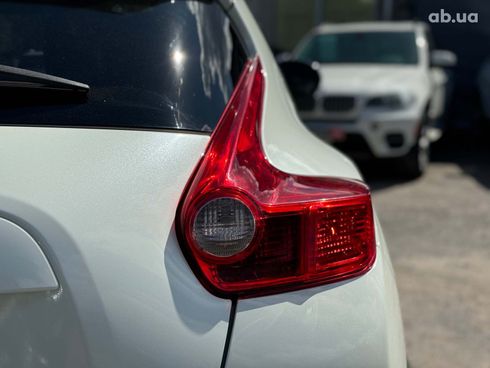 Nissan Juke 2011 белый - фото 11