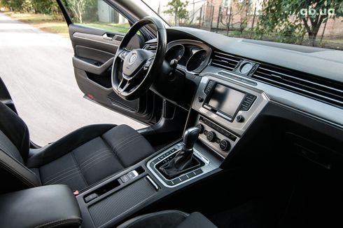 Volkswagen Passat 2016 черный - фото 8
