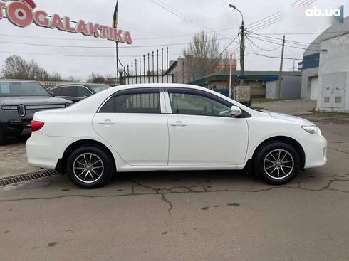 Toyota Corolla 2010 - фото 7