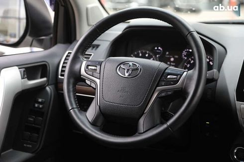 Toyota Land Cruiser Prado 2022 - фото 14