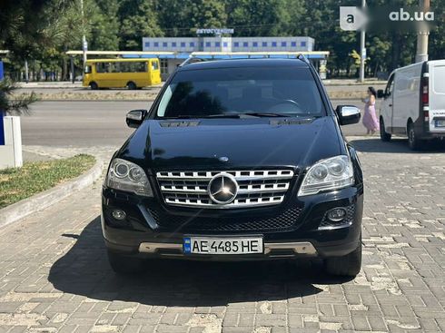 Mercedes-Benz M-Класс 2010 - фото 3