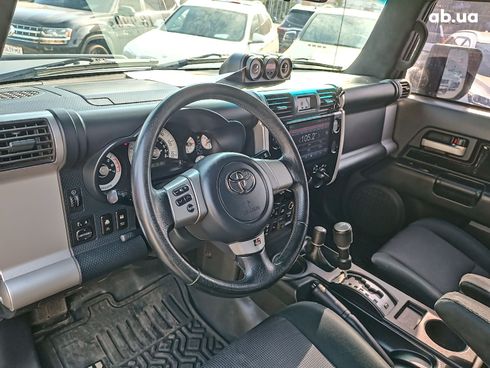 Toyota FJ Cruiser 2008 черный - фото 15