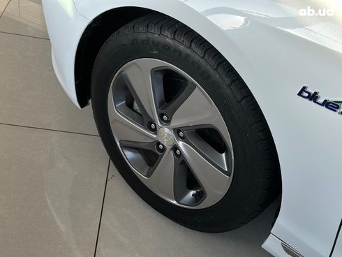 Hyundai Sonata 2017 белый - фото 7