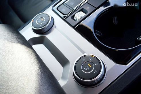 Volkswagen Touareg 2018 - фото 29