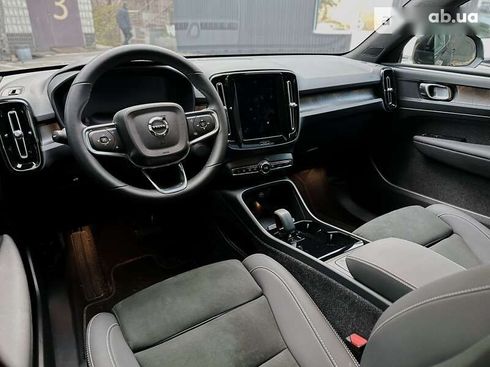 Volvo C40 2022 - фото 12