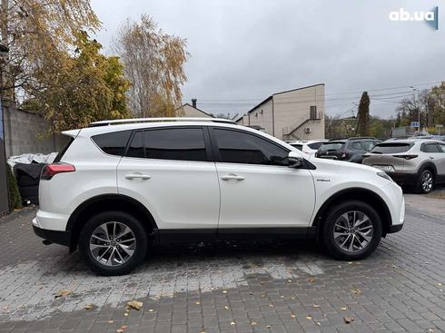 Toyota RAV4 2018 - фото 15