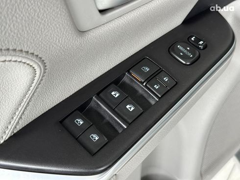 Toyota Camry 2015 серый - фото 14