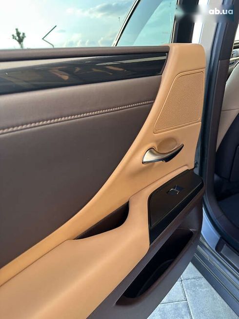 Lexus ES 2021 - фото 20