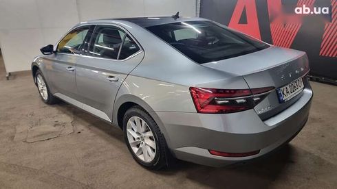 Skoda Superb 2021 - фото 3