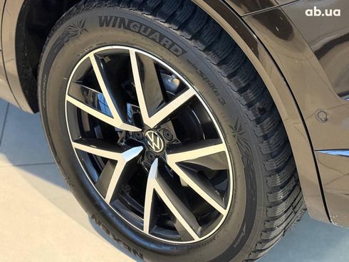 Volkswagen Touareg 2021 коричневый - фото 16