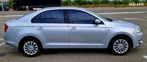 Skoda Rapid 2013 серебристый - фото 6