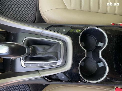 Ford Fusion 2015 красный - фото 29
